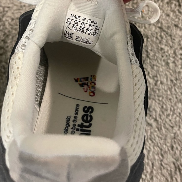 SOLD❗️Adidas’ love unites ultra boosts (2020) 🏳️‍🌈 - Picture 8 of 8
